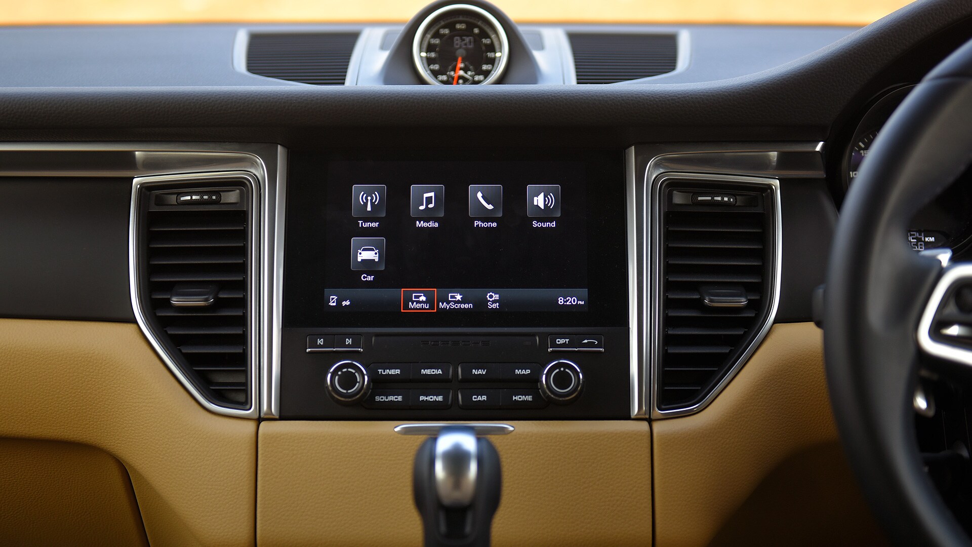Porsche Macan 2016 R4 Interior